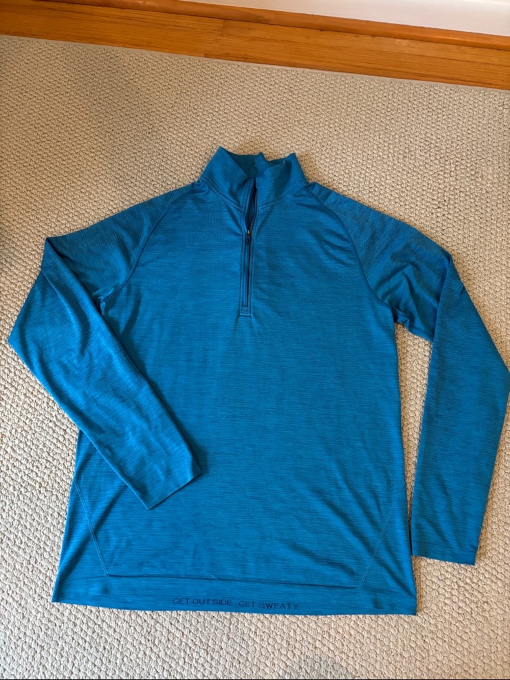 Lululemon men’s size L metal vent 1/2 zip top— bright blue long sleeved